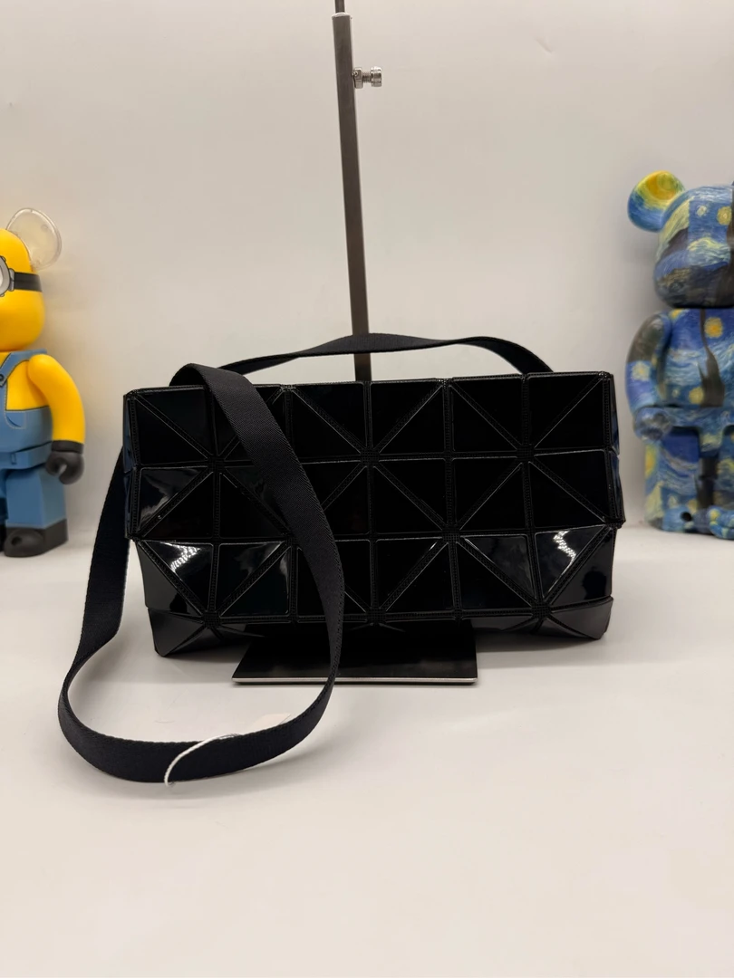 Issey Miyake/三宅一生 斜挎包 黑色斜挎包 sd6230/2503