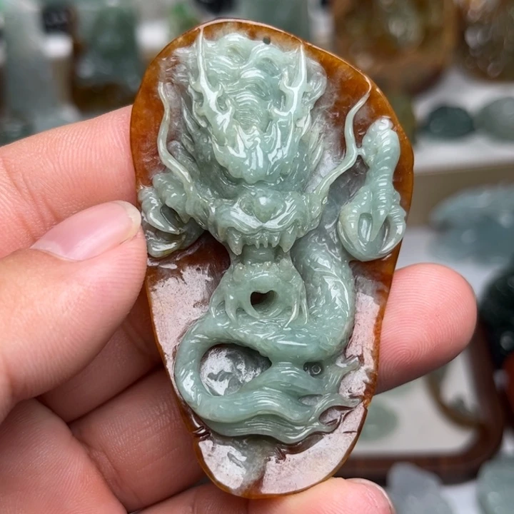 颈饰未镶嵌翡翠龙