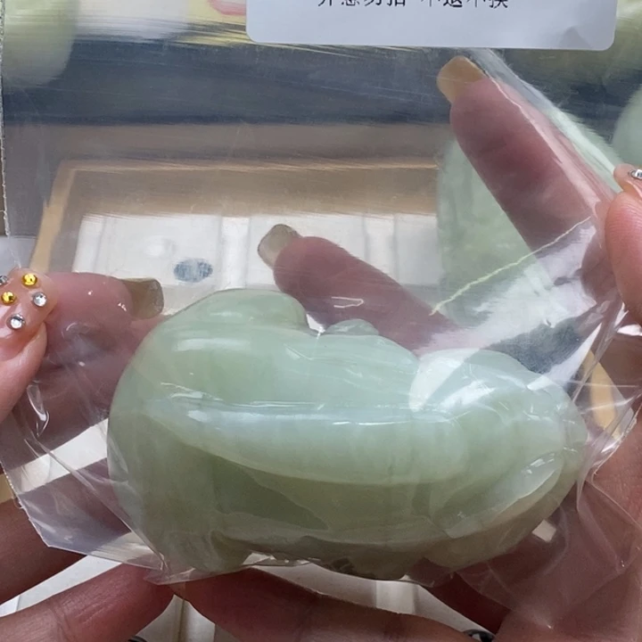 喜****蛇纹石玉未镶嵌颈饰