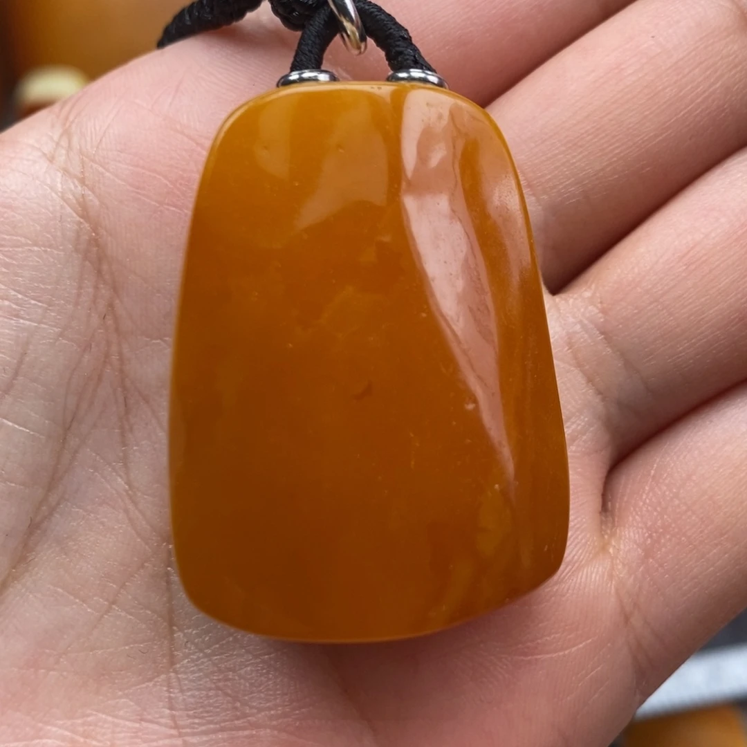 琥珀吊坠(赠链)未镶嵌