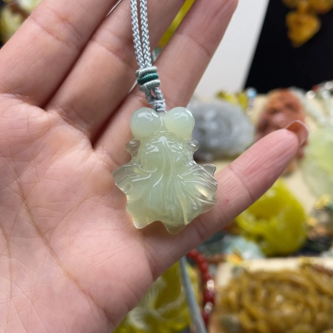 未镶嵌蛇纹石玉颈饰
