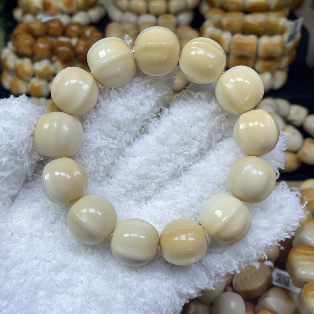 手串菩提根/象牙果11.1.10瑕鲨鱼背