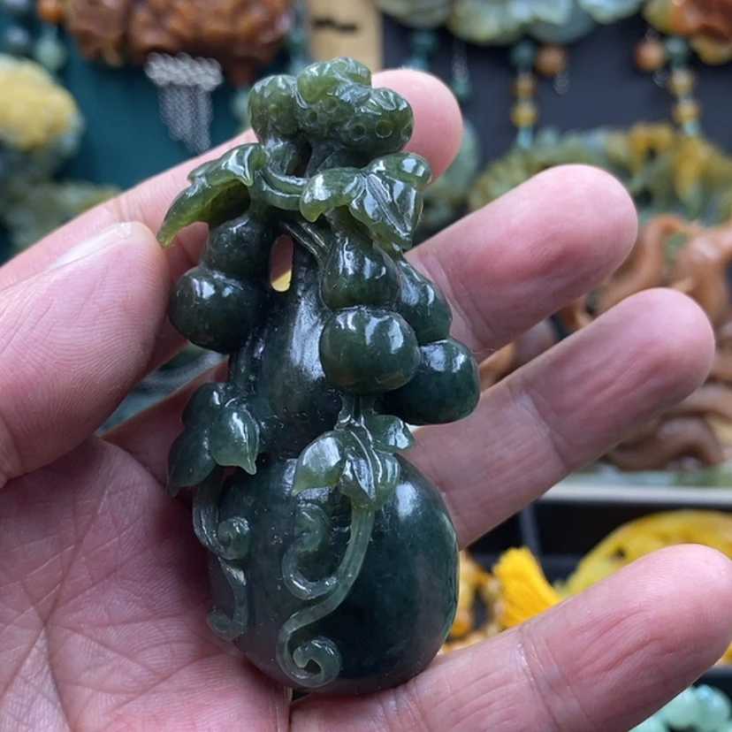 【闪购商品】未镶嵌岫岩河磨玉（透闪石质玉）把件