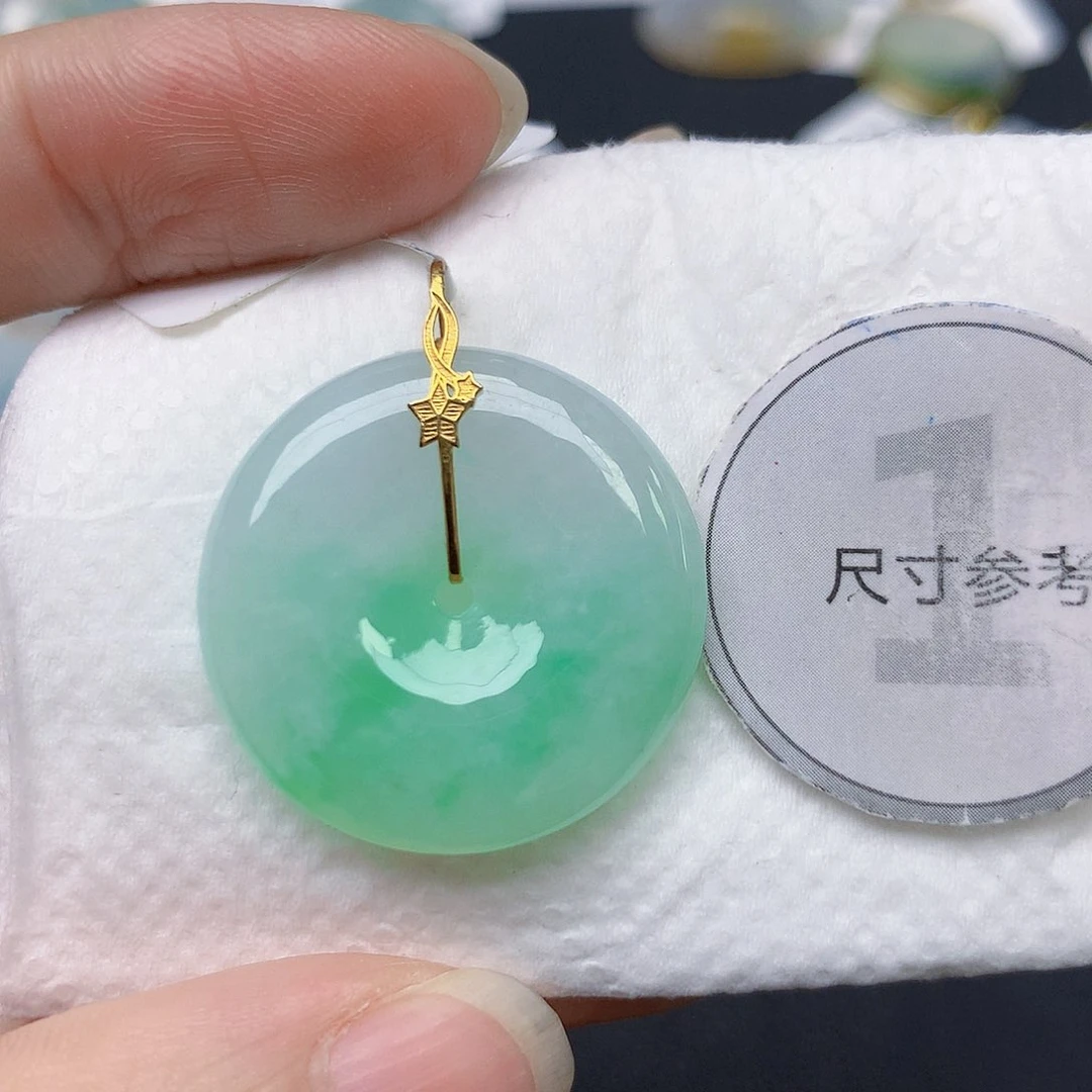 翡翠18K金镶嵌颈饰天然缅甸A货翡翠