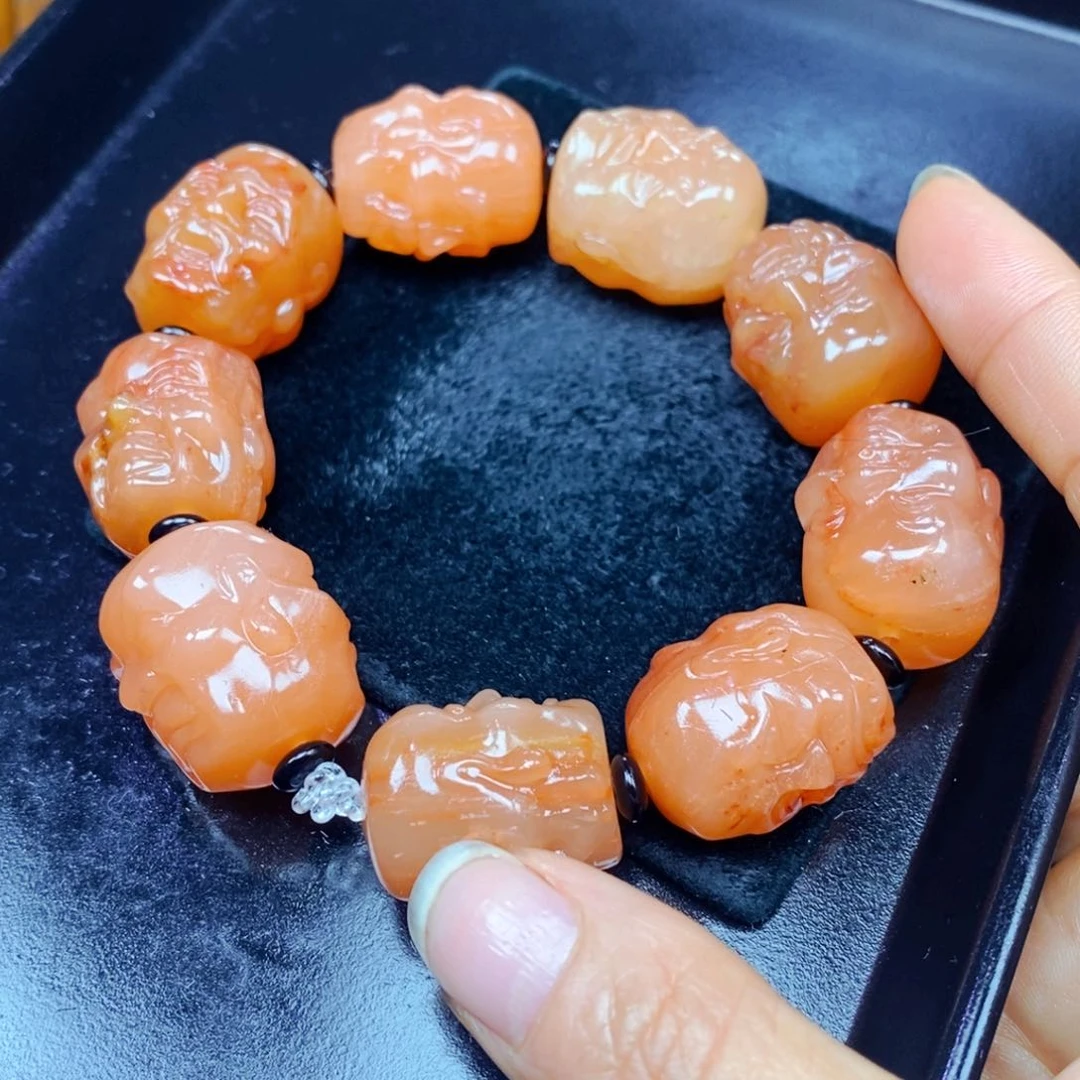 未镶嵌石英质玉（黄龙玉）颈饰