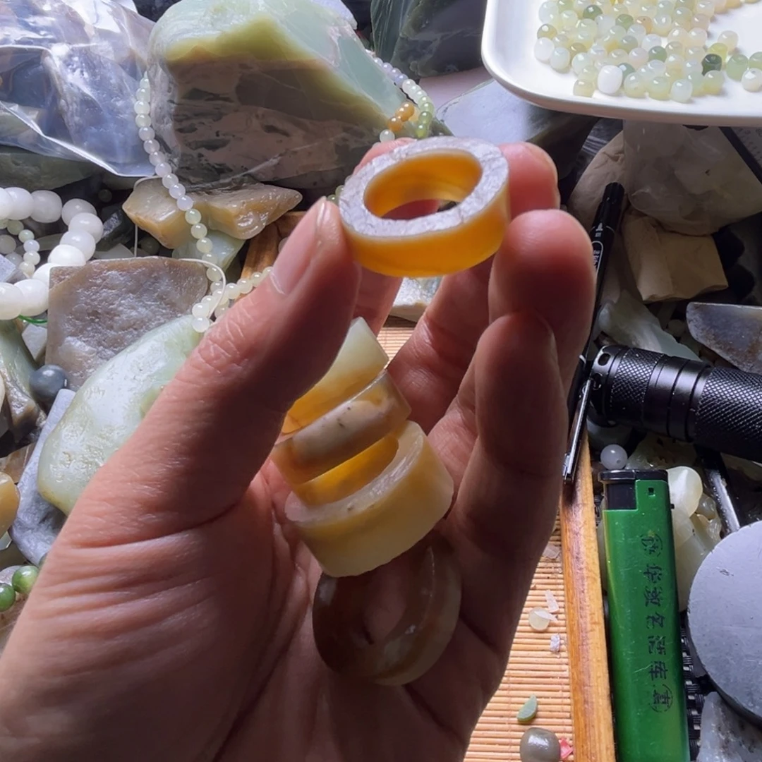 和田玉（糖玉）未镶嵌挂件