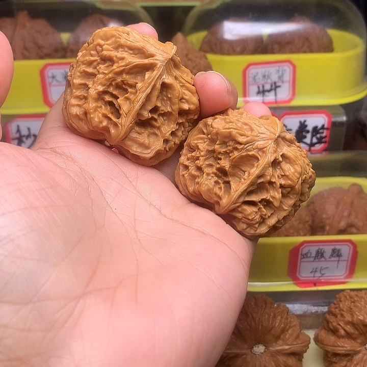 吊坠文玩核桃野牛半臂