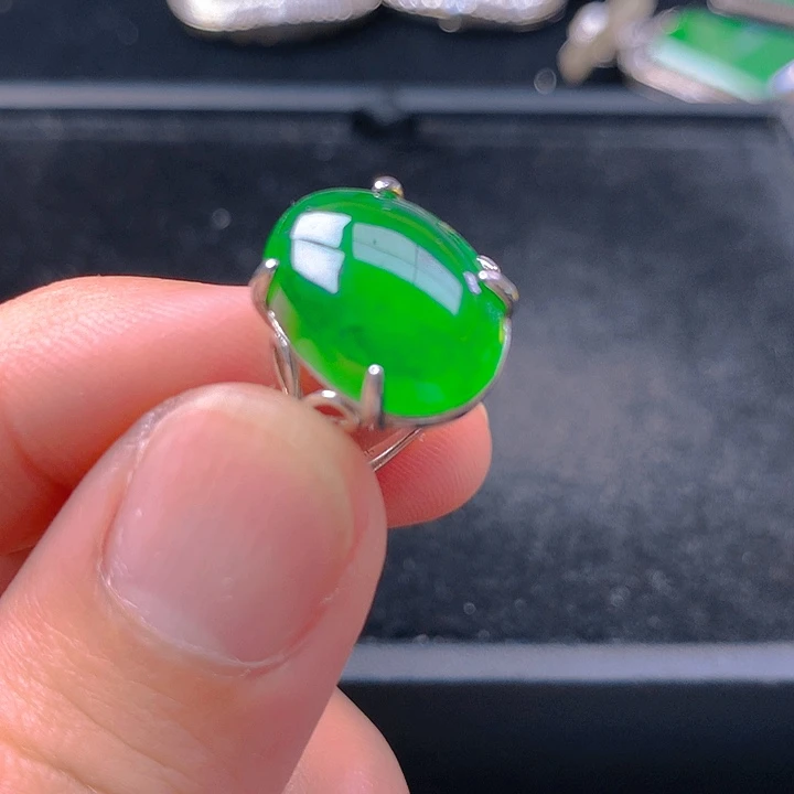 翡翠银S925镶嵌颈饰翡翠