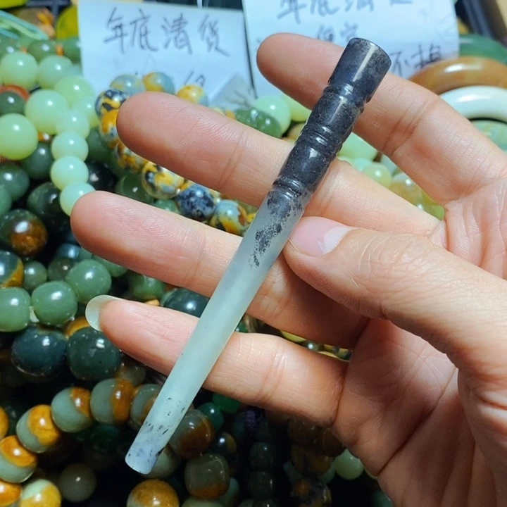 蛇纹石玉颈饰未镶嵌