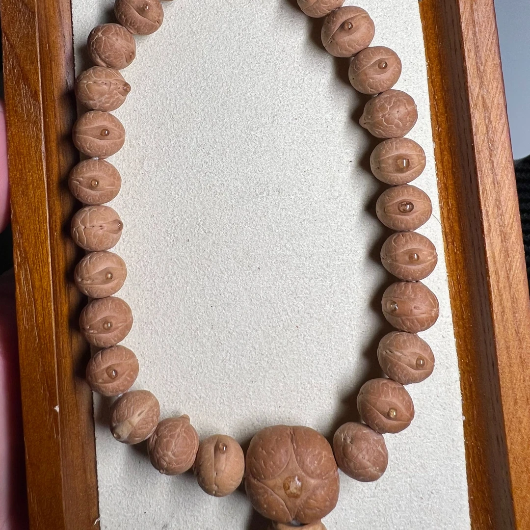 尼泊尔凤眼菩提实心手持尺寸：10mm-10.4mm