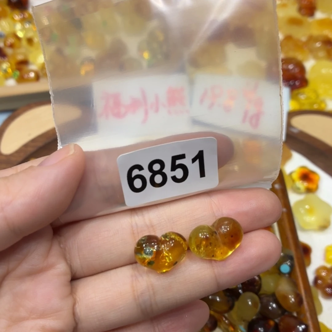 琥珀未镶嵌珠宝奇石