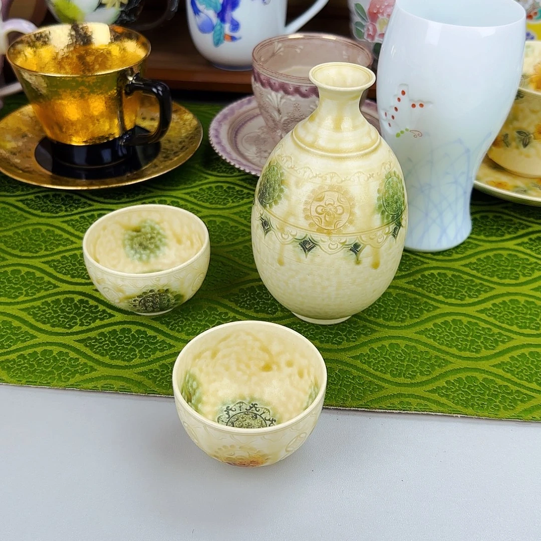 他家茶具瓷器真好看一壶两杯