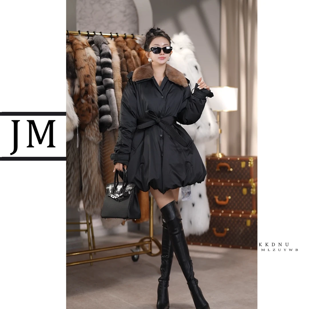 “继承者”毛领收腰羽绒服真丝鹅绒服