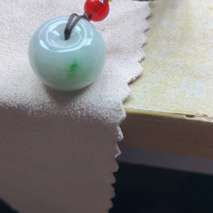 翡翠颈饰未镶嵌吊坠