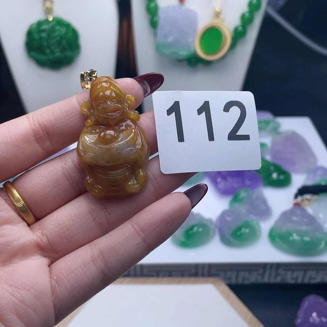 翡翠吊坠(赠链)未镶嵌