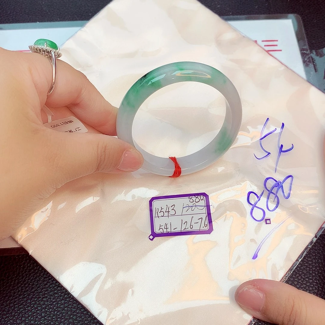 翡翠手镯未镶嵌缅甸翡翠