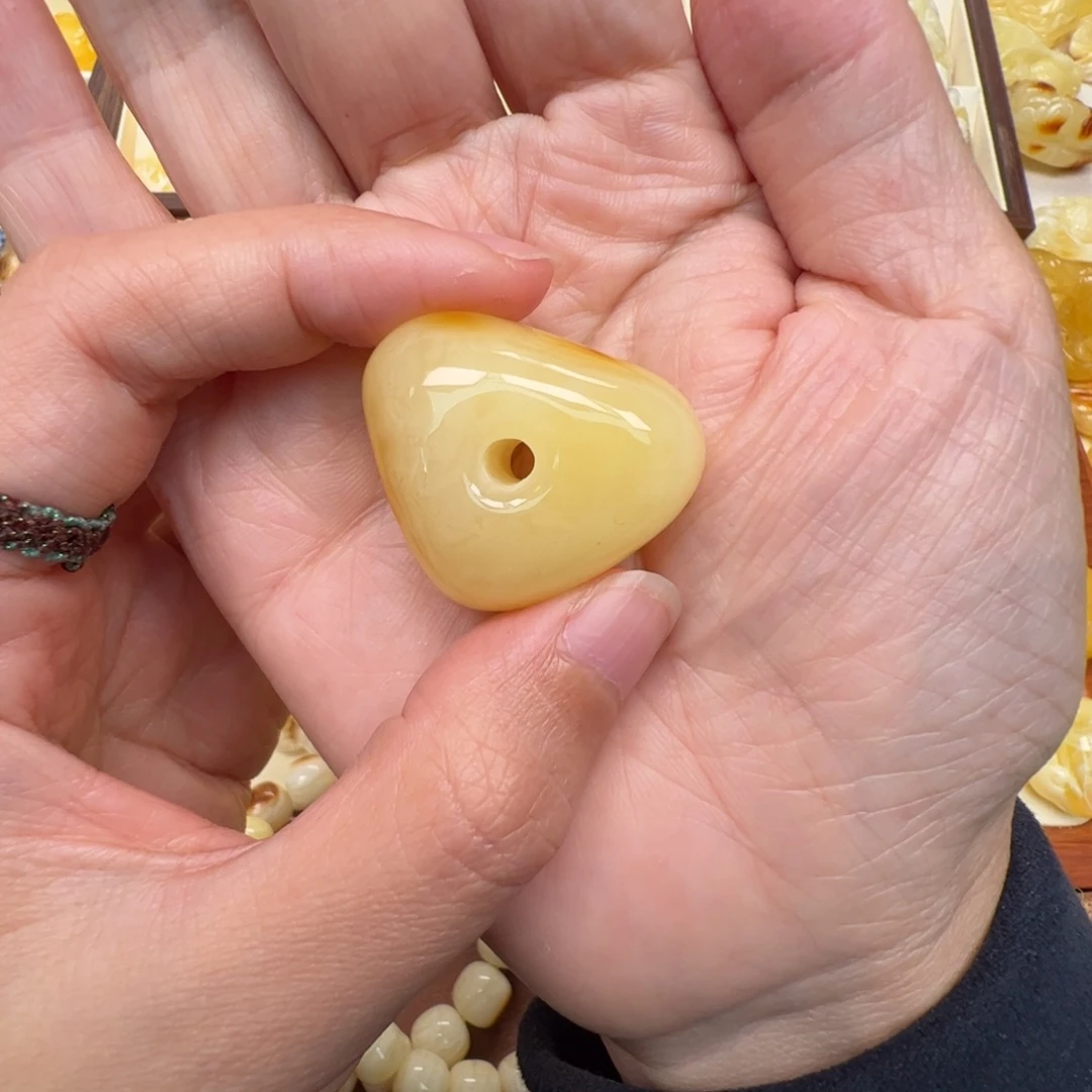 琥珀未镶嵌裸石蜜蜡