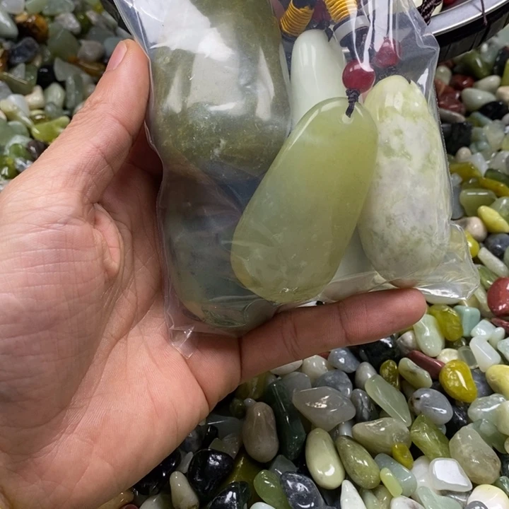 蛇纹石玉鱼缸石未镶嵌