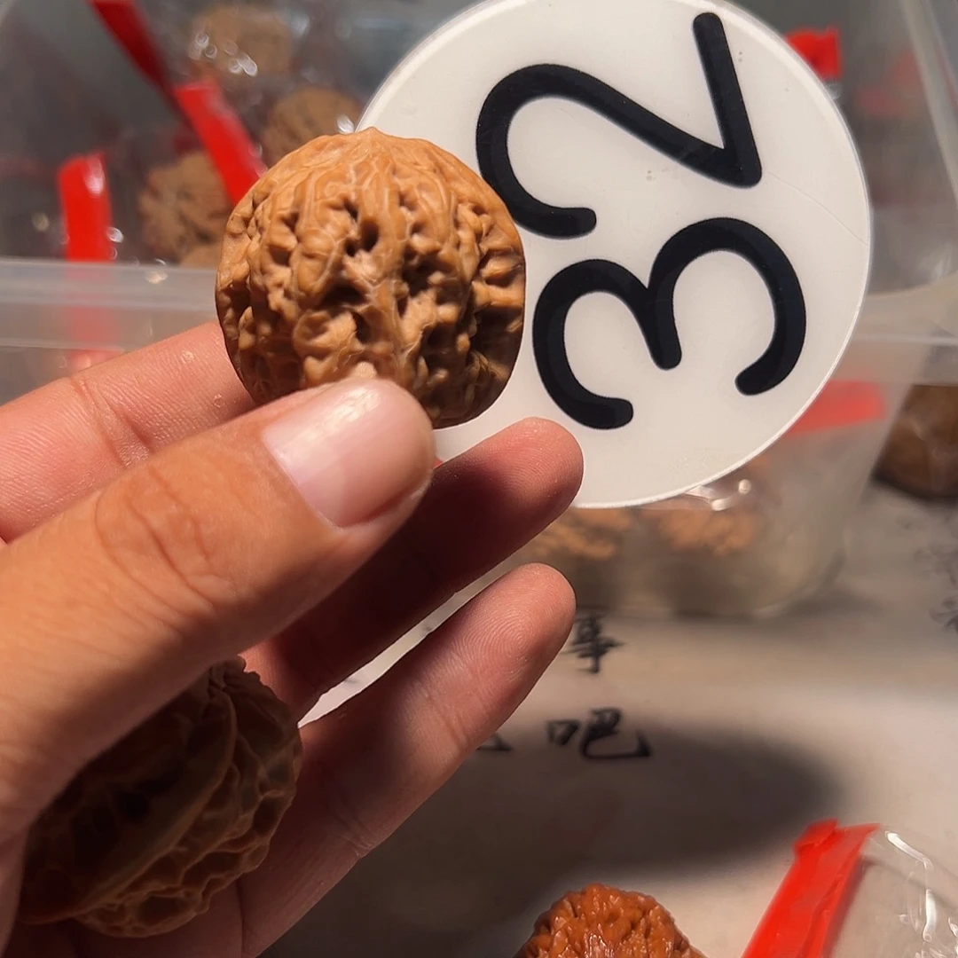 觉***悟文玩核桃，白色32号
