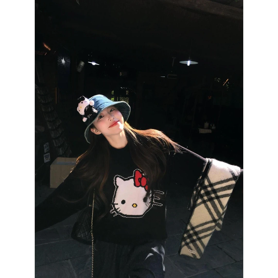 黑色圆领毛衣女2025秋冬季kitty涂鸦印花宽松休闲外穿针织衫上衣