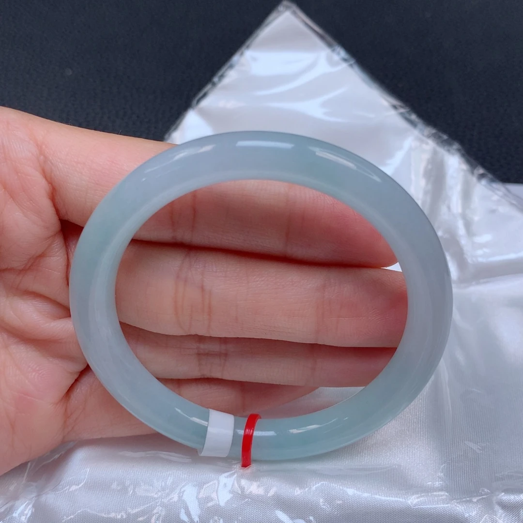 翡翠手镯未镶嵌天然