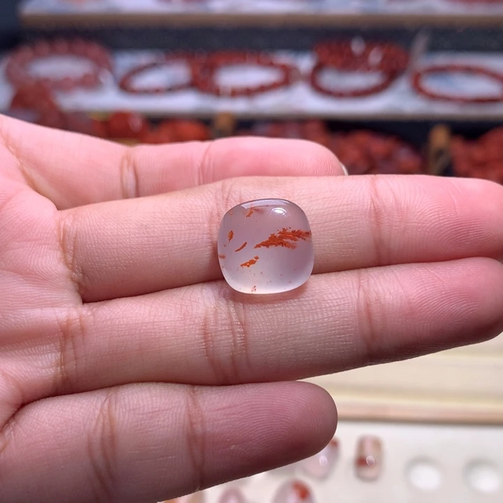 人***能未镶嵌南红南红玛瑙飘花吊坠