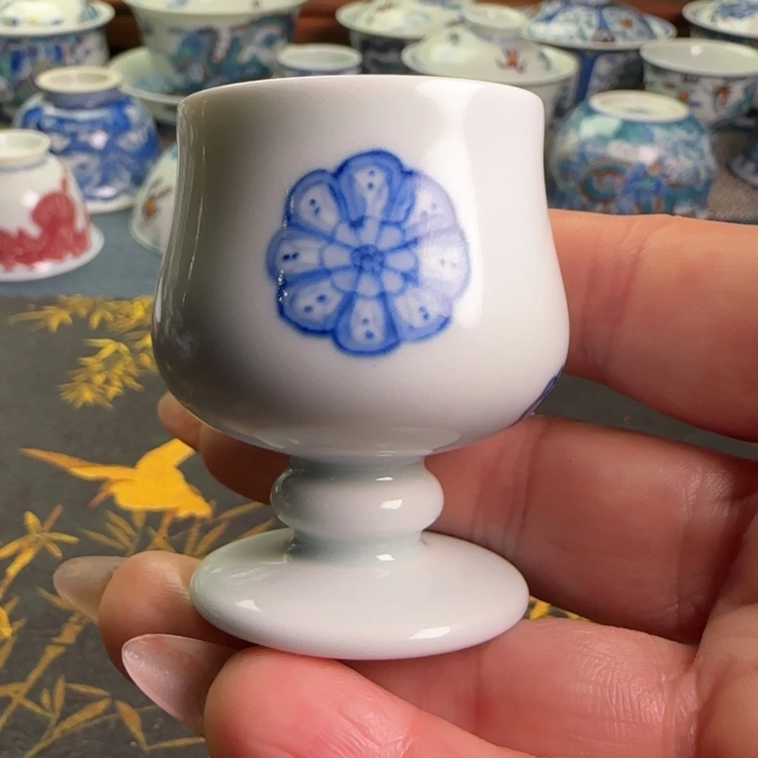 瓷片酒盅一个杯杯