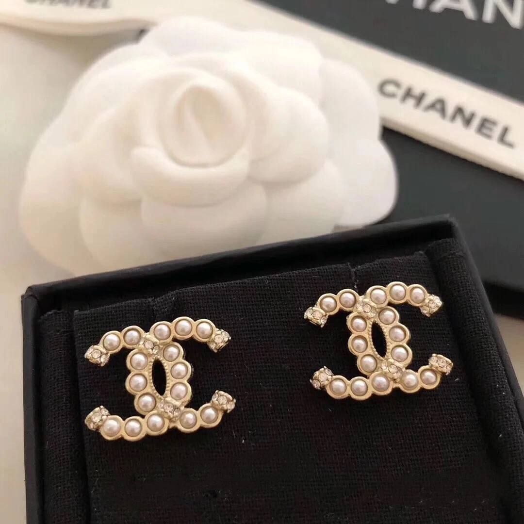 未使用 Chanel/香奈儿 耳钉精致时尚法式钻钻经典双C中号ZS