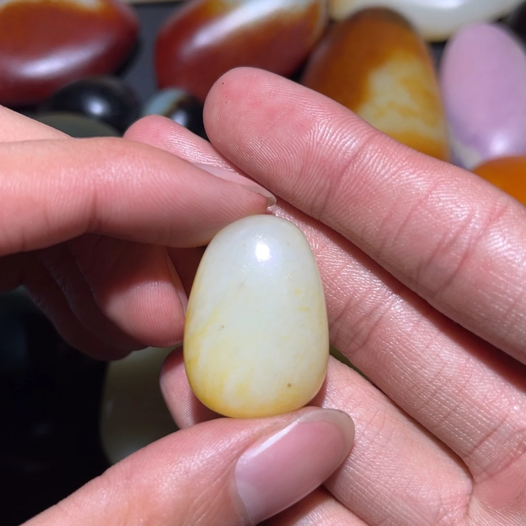 和田玉未镶嵌珠宝奇石