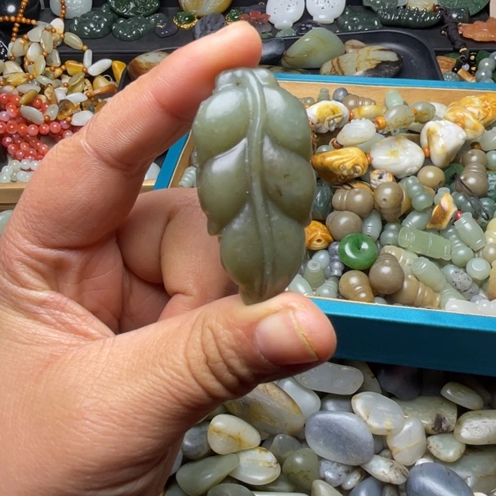 和田玉未镶嵌珠宝半成品
