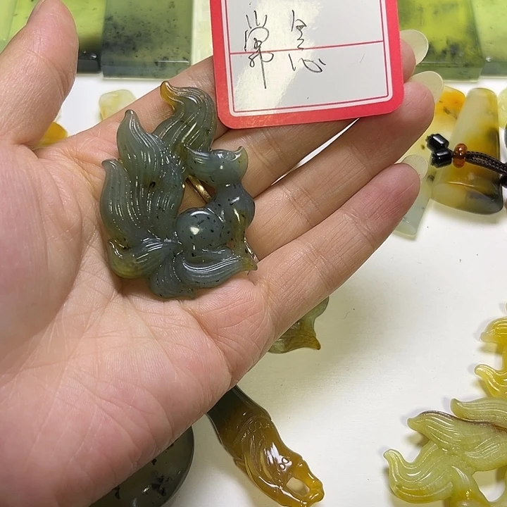 —***—未镶嵌蛇纹石玉颈饰