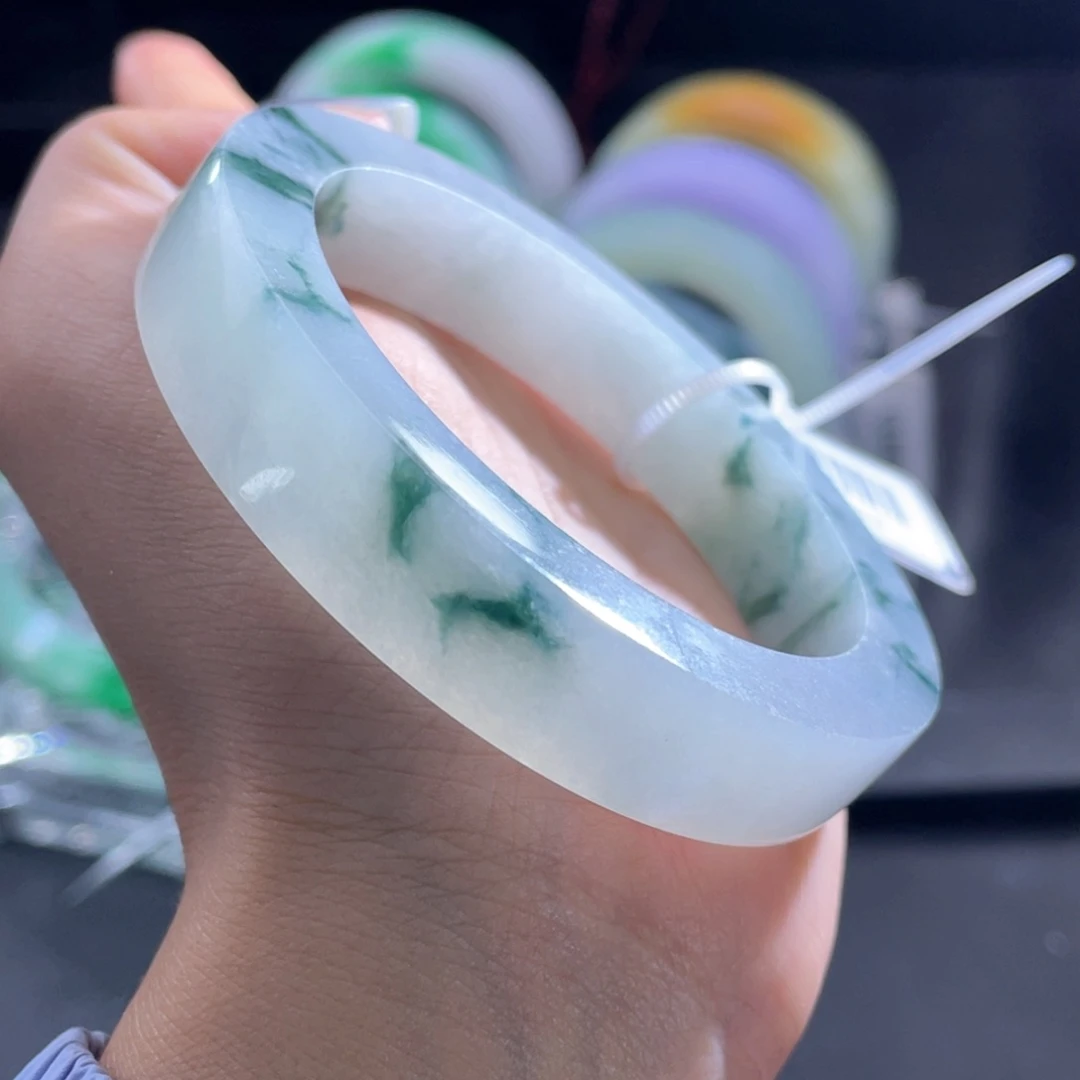 未镶嵌手镯定制翡翠