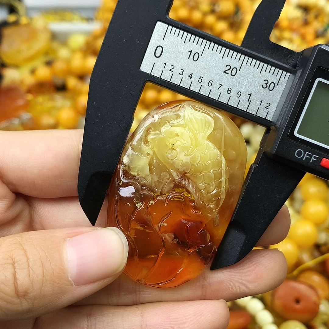 未镶嵌琥珀珠宝奇石