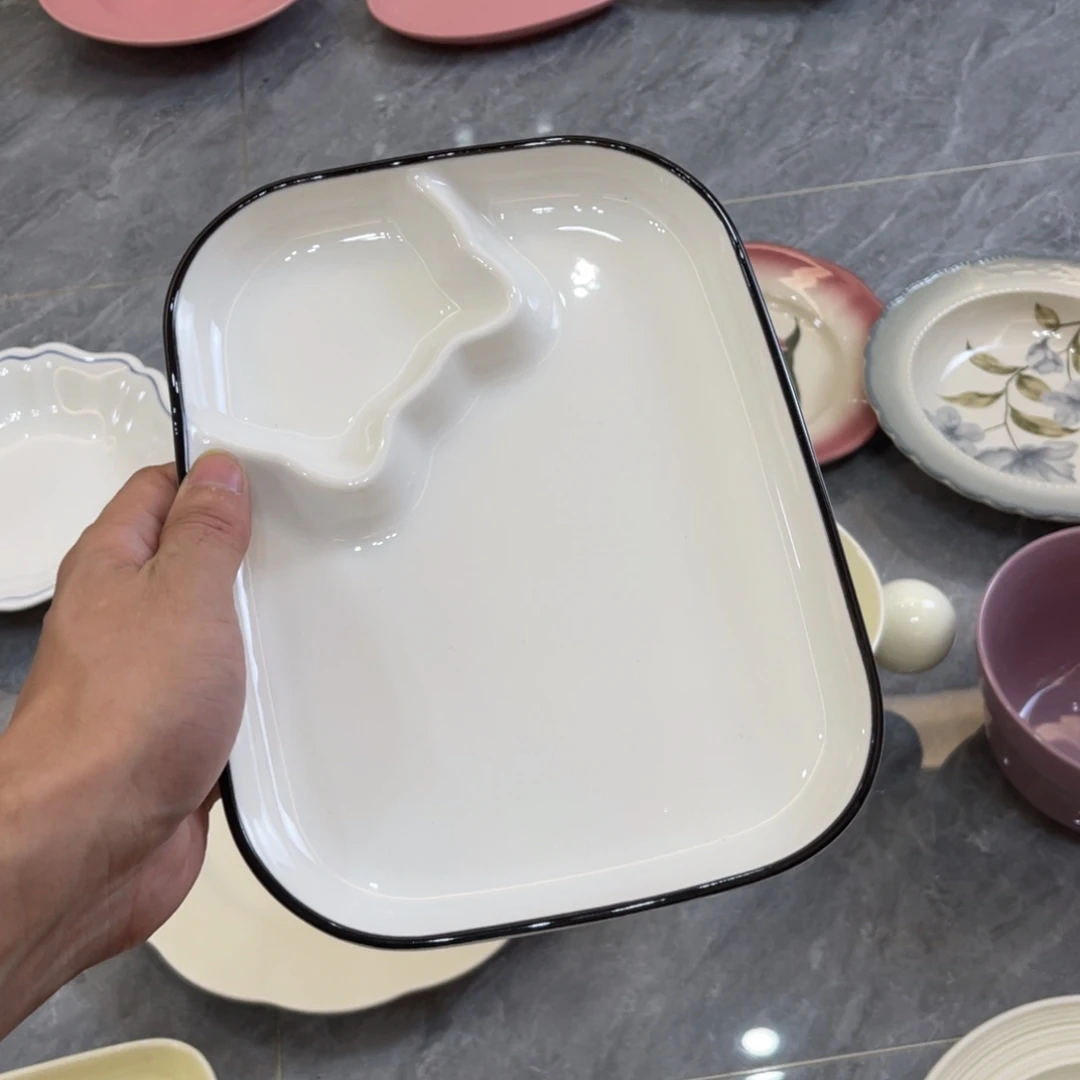 陶瓷微瑕餐具介意勿拍，满18飞！