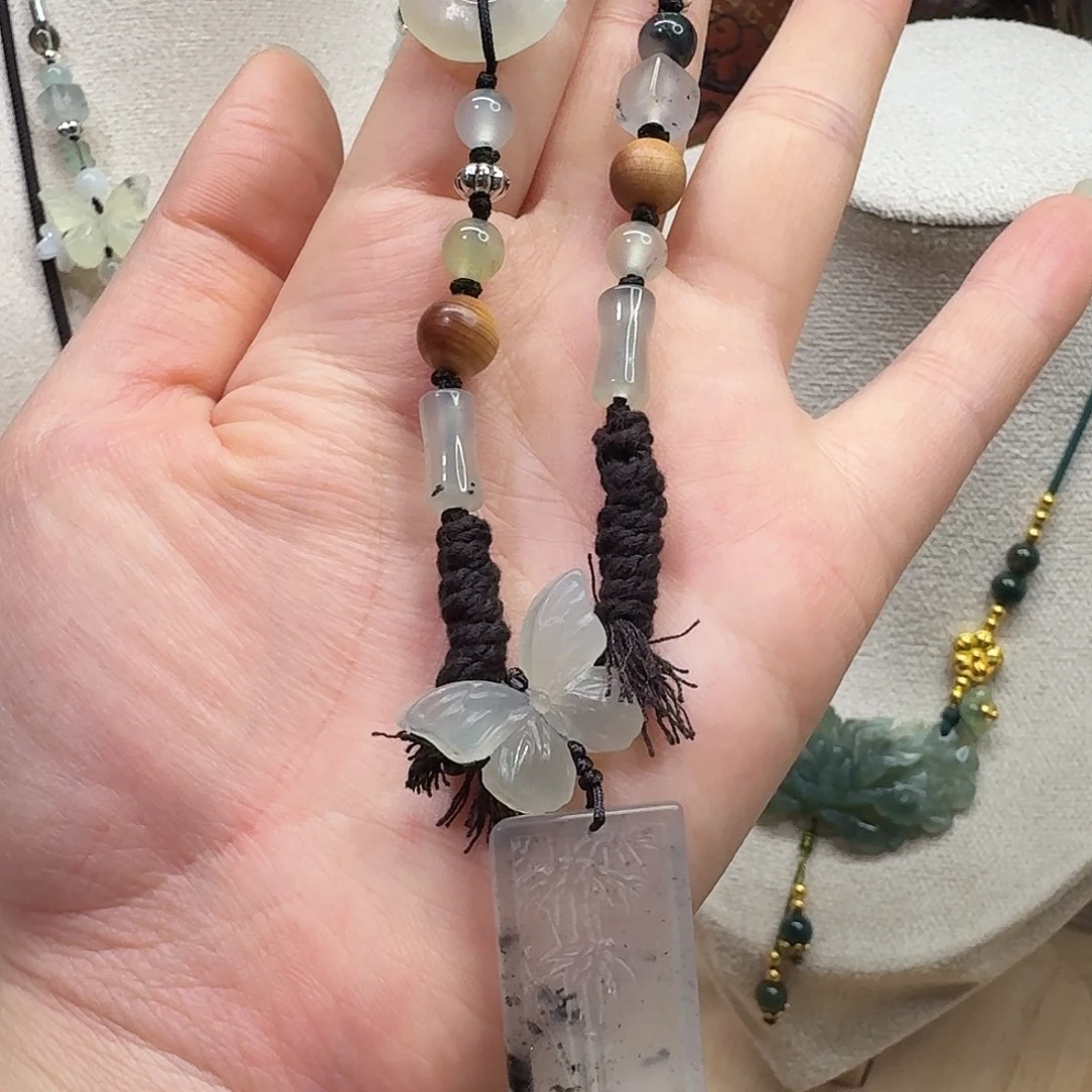 蛇纹石玉合金颈饰