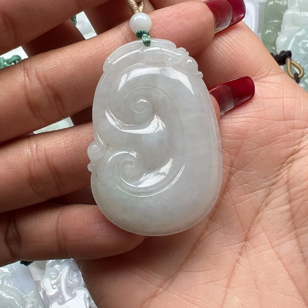 翡翠颈饰未镶嵌如意