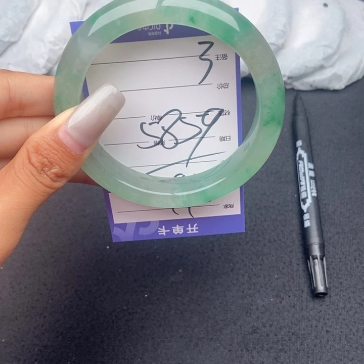 石英质玉（非洲翠）手镯未镶嵌