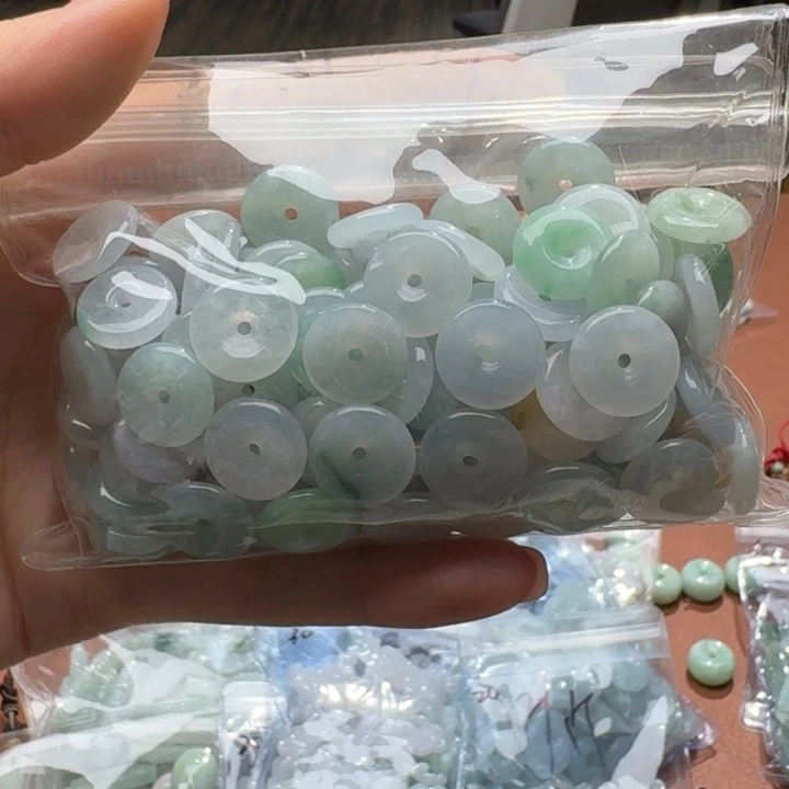 未镶嵌挂件翡翠福利1个，不包邮，拍一单运费发货