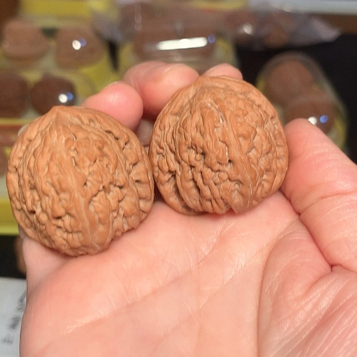 文玩核桃吊坠3，56尺红玛瑙