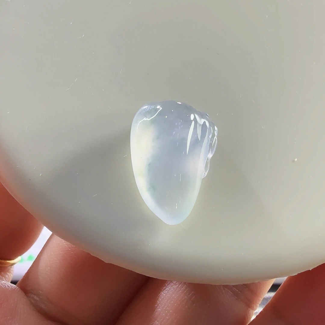 翡翠未镶嵌颈饰裸石