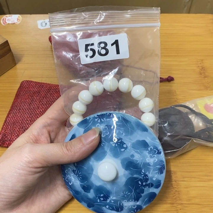 摆件中古工艺品一件