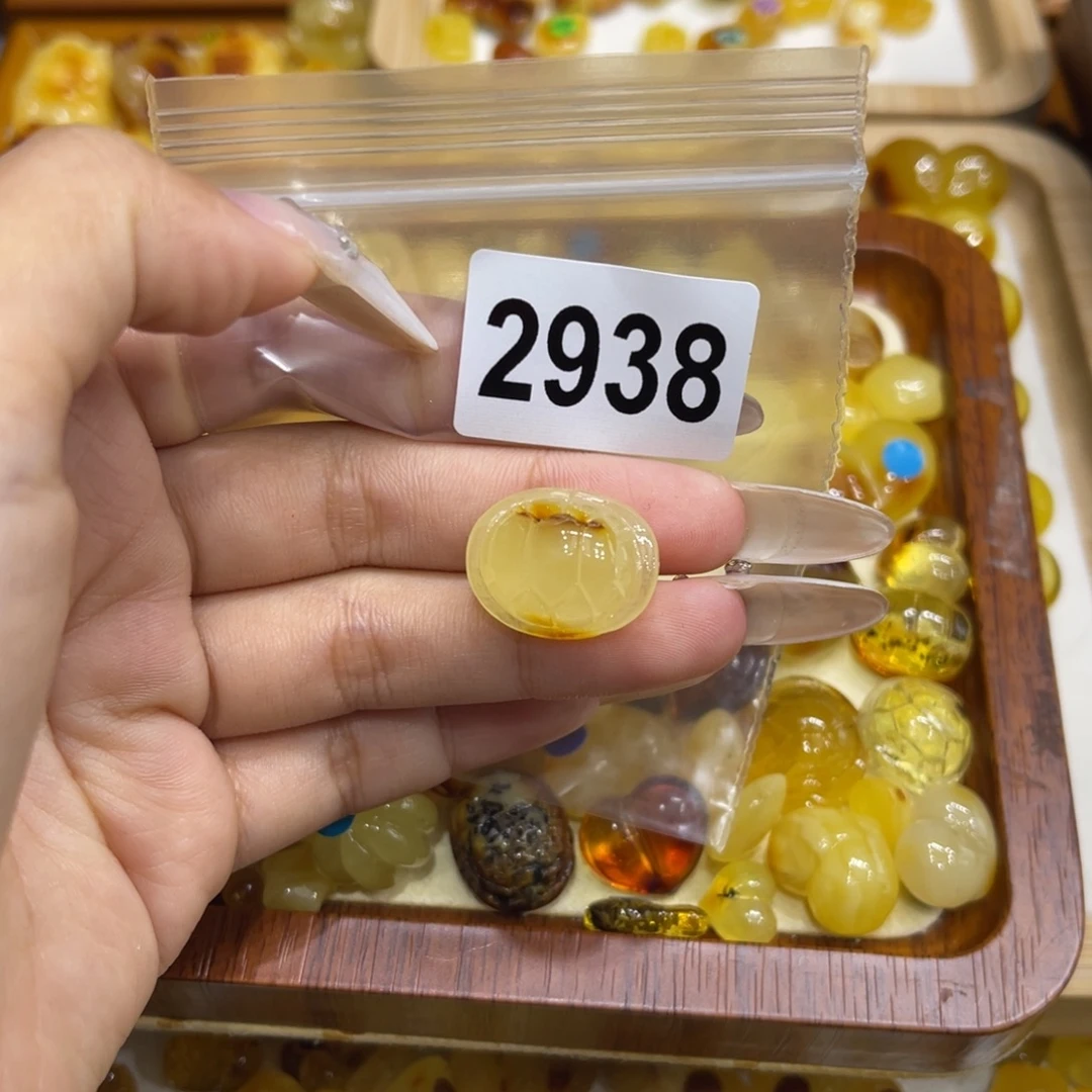 琥珀未镶嵌珠宝奇石