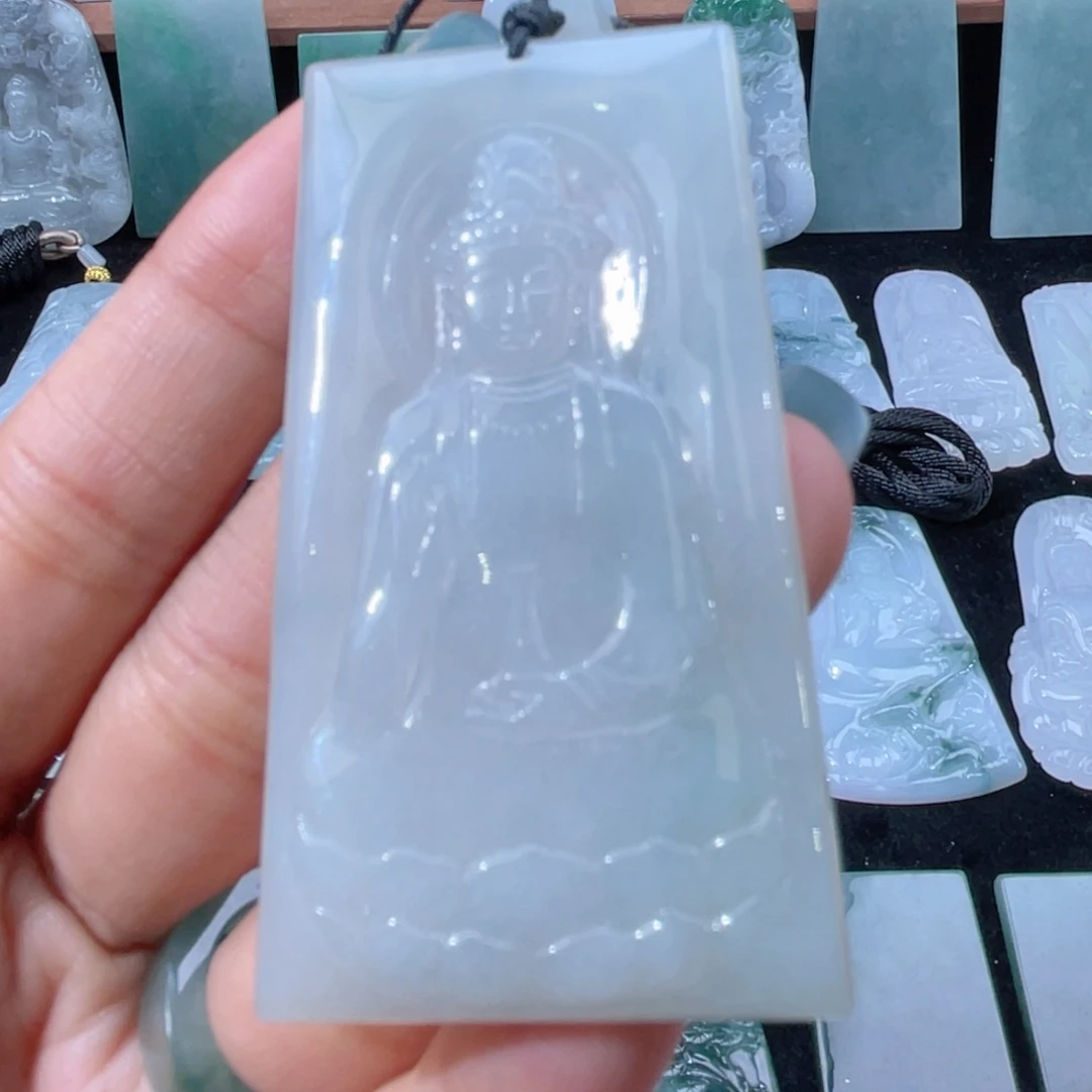 颈饰未镶嵌翡翠观音