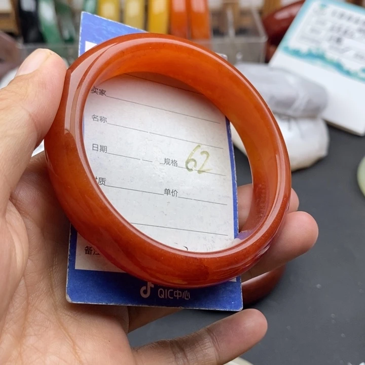 未镶嵌手镯石英质玉