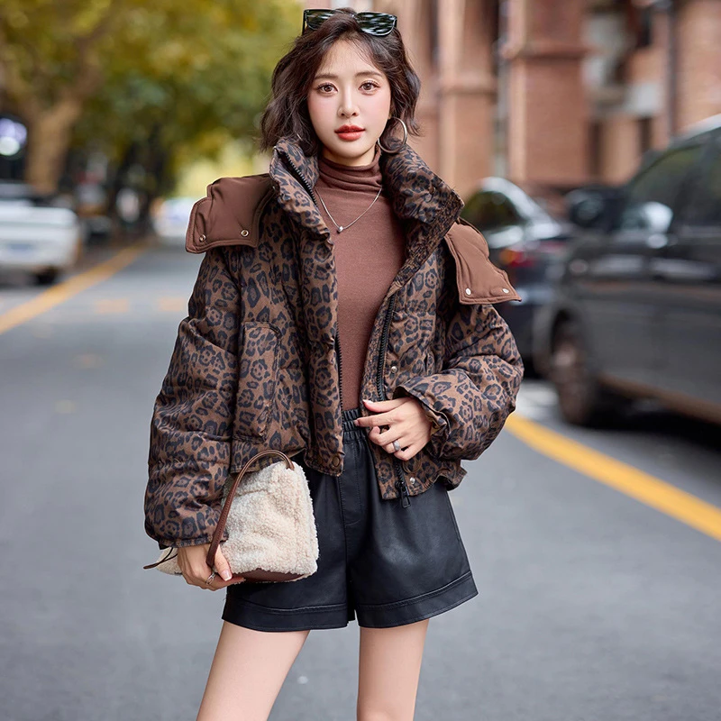 豹纹印花羽绒服女短款冬季2025新款小个子连帽加厚保暖面包服外套