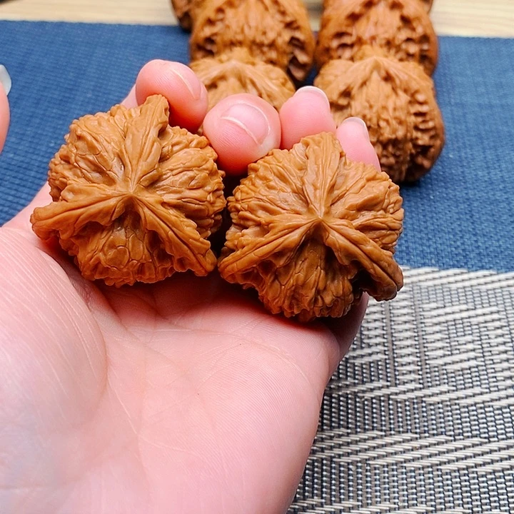 透***鹏吊坠文玩核桃三棱