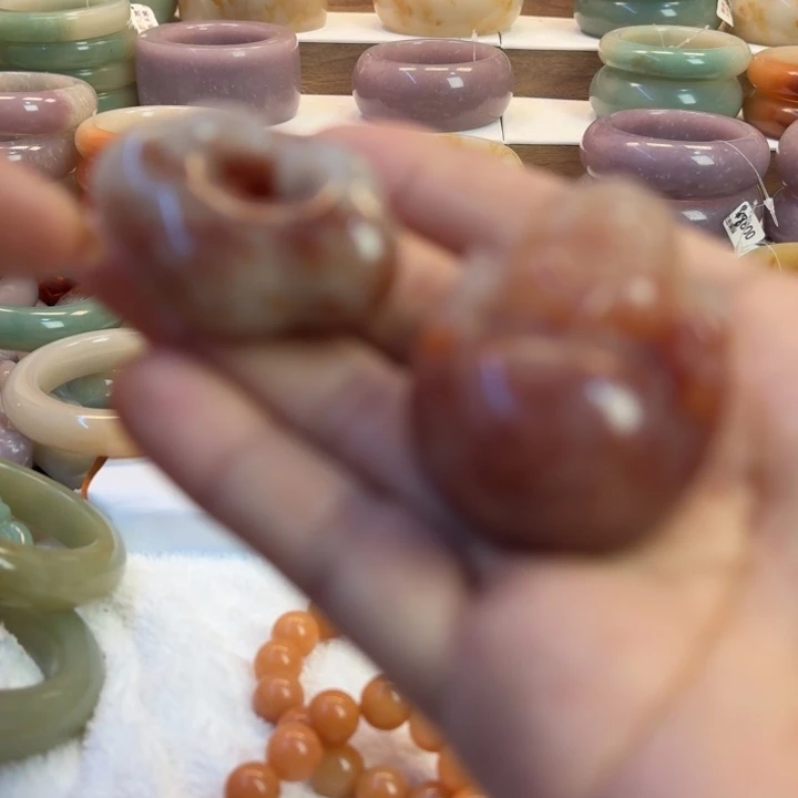 石英岩玉未镶嵌手镯