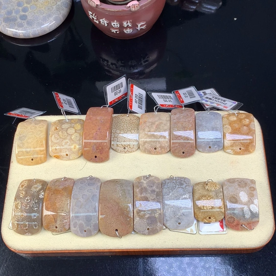【闪购商品】颈饰未镶嵌硅化珊瑚（珊瑚玉）上新手环牌20一个（24号）