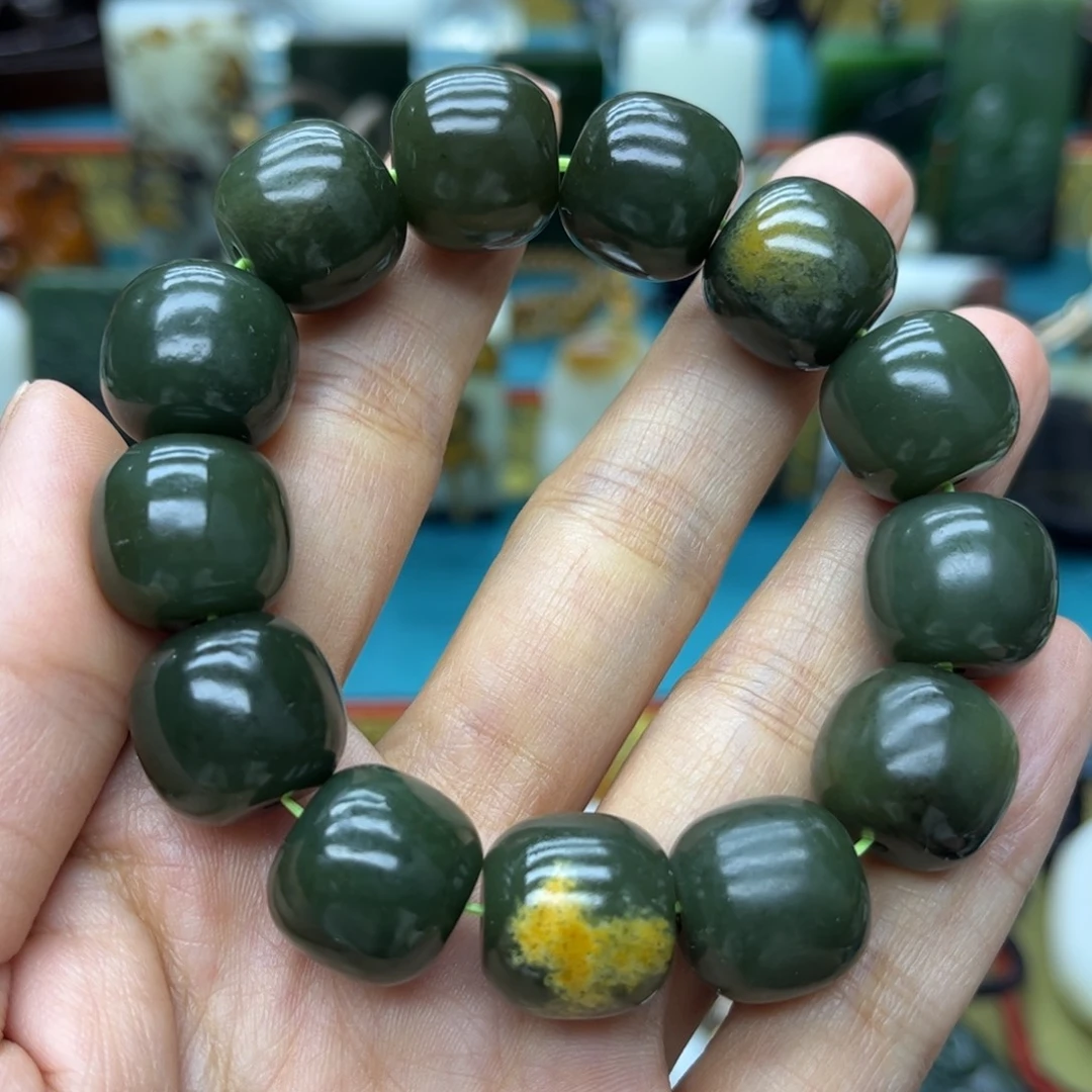 和田玉未镶嵌车挂