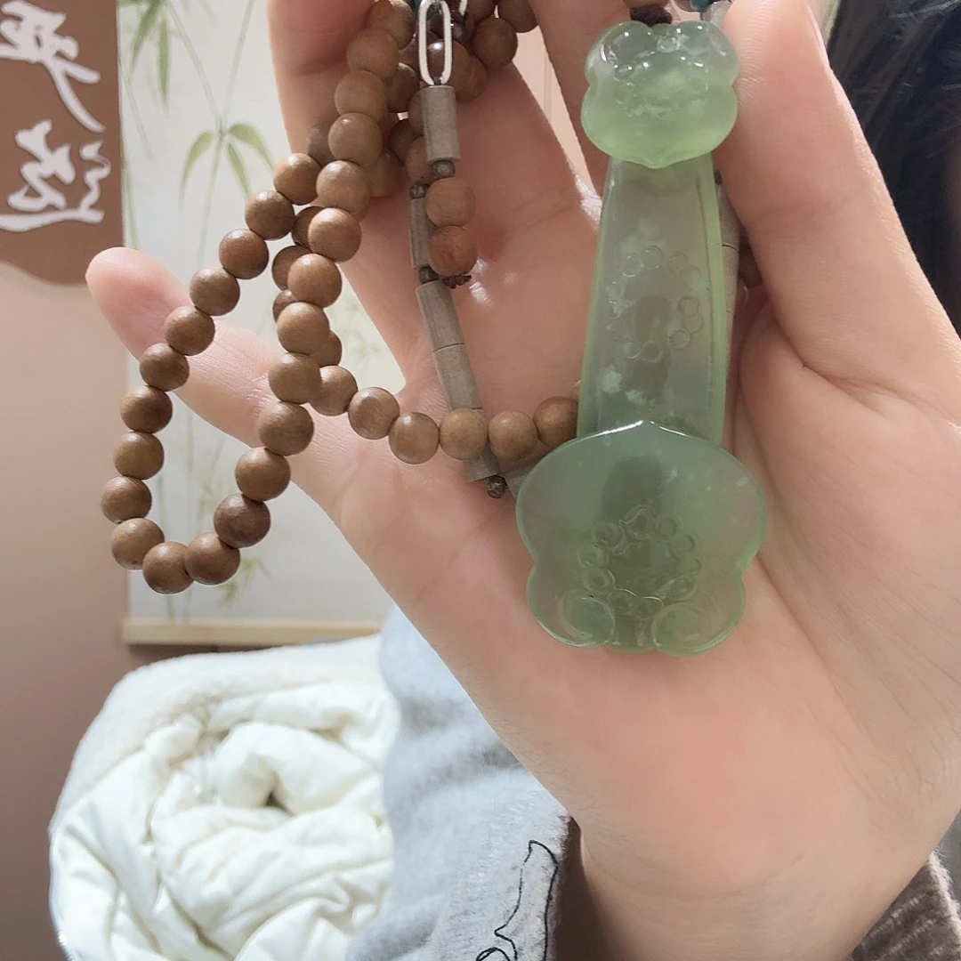 我***乐蛇纹石玉未镶嵌颈饰